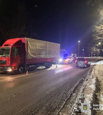 Поліція Вінниччини розслідує обставини двох аварій, у яких постраждали пішоходи