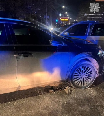 У Чернівцях на Небесної Сотні зіштовхнулися легковики