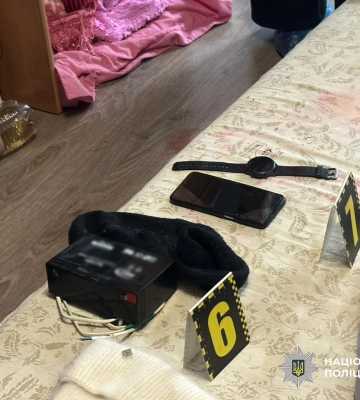 В Одесі чоловік на ґрунті ревнощів задушив власну дружину та вистрибнув із вікна 