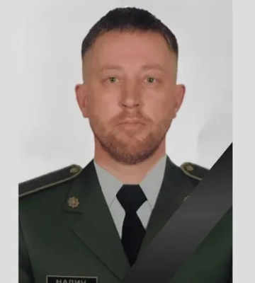 Під час атаки на поїзд в Харківській області загинув військовий Центру спецпризначення