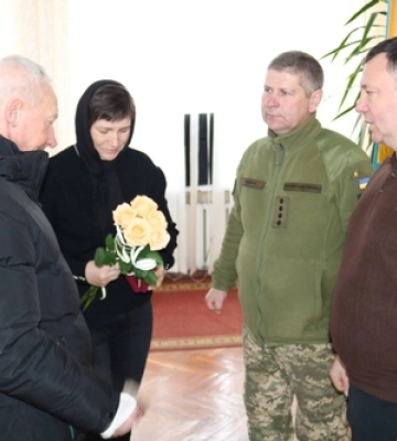 На Волині батькам загиблого Героя вручили нагороду «За військову службу Україні» 