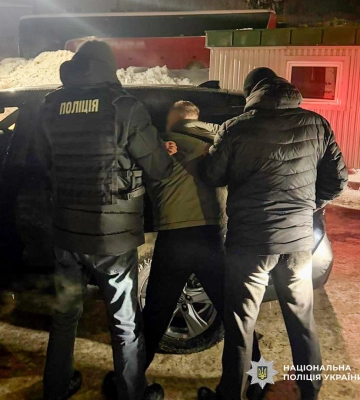 На Тернопільщині за підозрою у переправленні ухилянтів через кордон затримали юриста. ФОТО