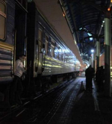 Через російські атаки Укрзалізниця обмежила рух між Дніпром та Запоріжжям