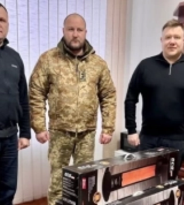 Нововолинська громада передала допомогу військовим: на фронт відправили обігрівачі та шини
