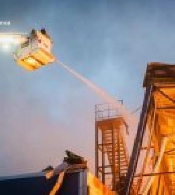 Російські війська завдали ракетний удар по складу у передмісті Харкова