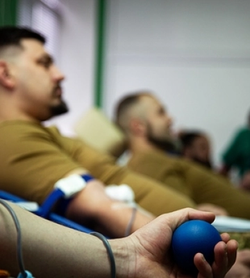 Донорство, що рятує життя: волинські нацгвардійці долучилися до здачі крові 