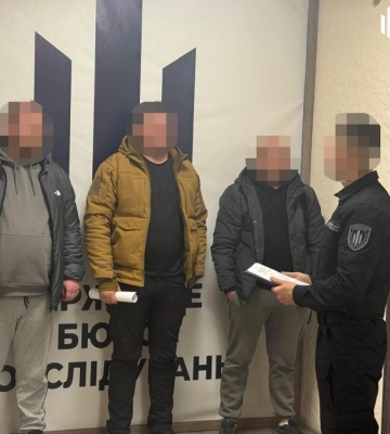 Трьох чоловіків підозрюють у незаконному звільненні з військової служби на Рівненщині