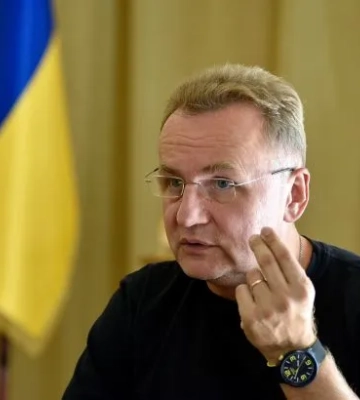 Супермаркети й аптеки Львова просять мати запас на два тижні