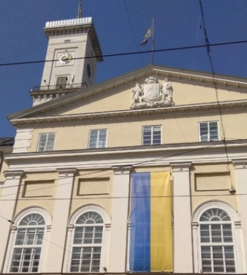 У Львові супермаркетам та аптекам рекомендують забезпечити двотижневий запас товарів