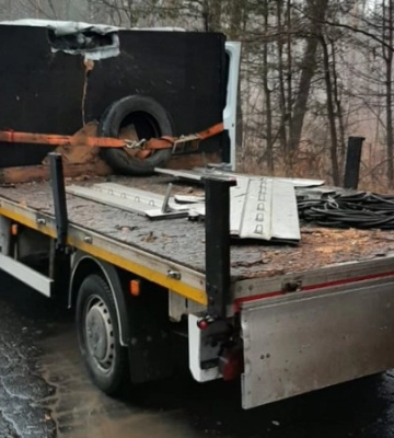 Поблизу Словʼянська російські війська вдарили дроном по авто комунальників, є загиблий