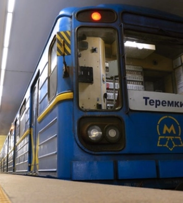Работают "синяя" и "зеленая" линии киевского метро, на "красной" продолжаются проверки перед возобновлением работы – КГГА