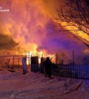 Рятувальники Сумщини загасили пожежі після ворожих атак