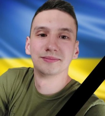 Скорбота в Ужгороді: прощання з героєм, який віддав життя за Батьківщину