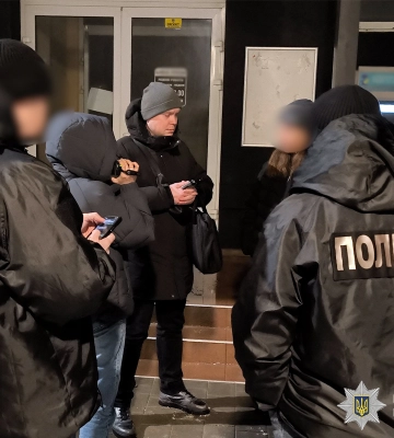 Пообіцяла повернути безвісти зниклого чоловіка з фронту - у Чернівцях затримано шахрайку
