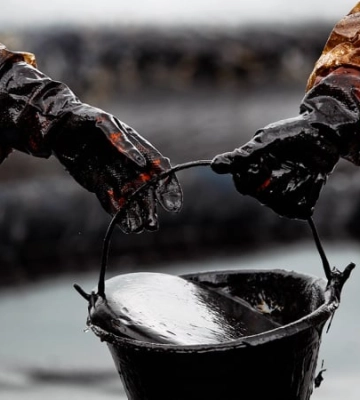 Цены на нефть обвалились до довоенных уровней