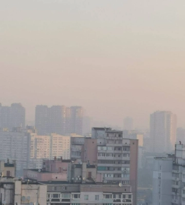 Опасный уровень загрязнения воздуха в Киеве: в части города зафиксирован высокий уровень озона