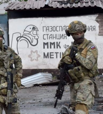 Уже почали соромитись своєї форми: російські військові вдаються до цинічних засобів маскування