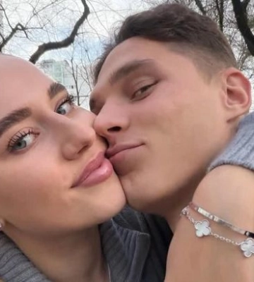 Георгий Судаков показал семейные моменты жизни в Лиссабоне