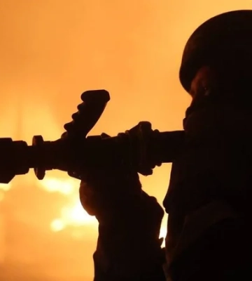 РФ атаковала пять районов Днепропетровской области: в Днепре возник пожар, повреждены предприятие и админздания