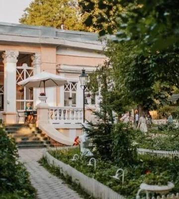 Зустрілись на Дачі. Ігор Кривецький інвестував у відомий одеський заклад Савелія Лібкіна — NV Бізнес дізнався деталі