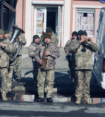 Життя обірвалося під час лікування: на Волині поховали захисника Василя Бакуна