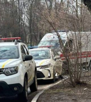 У Дніпрі чоловік підклав під автівку бойову гранату (Фото)