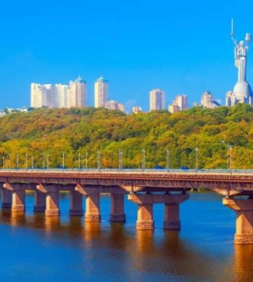 Нові правила пересування мостом Патона у Києві: про що попереджають містян
