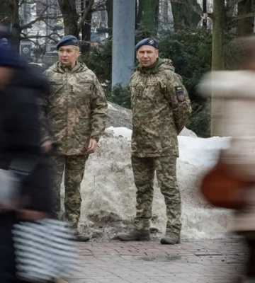 Большинство украинцев не верят в успех текущих переговоров, против вывода ВСУ из Донбасса – соцопрос