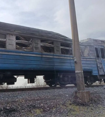 Россияне на Днепропетровщине ударили по вагону пригородного поезда, погиб человек
