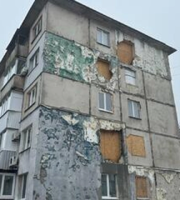 У Полтаві оголосили тендер на реконструкцію зруйнованого ракетою будинку на Баленка