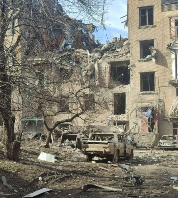 Обстрел центра Дружковки: повреждены многоэтажки, количество погибших и раненых возросло