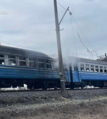 Ворог атакував БпЛА електричку на Дніпропетровщині: є поранені - розпочато розслідування