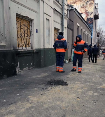 В Харькове обломки БПЛА повредили окна и автомобили