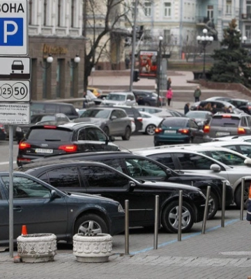 До 90% знижки на паркування – у Києві переглядають нові тарифи для платників податків