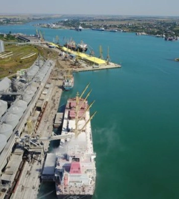 Росіяни атакували дроном цивільне судно під прапором Панами, яке виходило з Чорноморського порту: є постраждалі