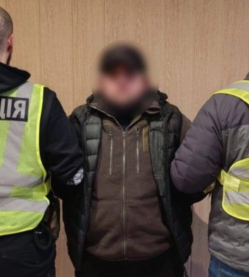 В Киеве иностранец танцевал на мемориале погибших