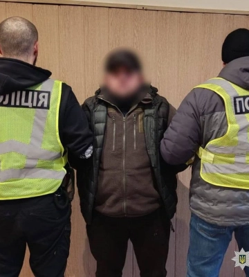 В Киеве иностранец танцевал на мемориале погибших
