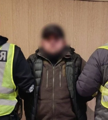 Иностранец танцевал на мемориале погибшим защитникам в Киеве, полиция разыскала его