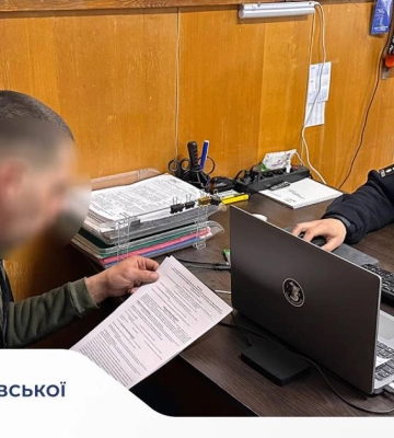 Побив битою до смерті: первомайські поліцейські затримали чоловіка за підозрою у спричиненні тяжких тілесних ушкоджень співмешканці