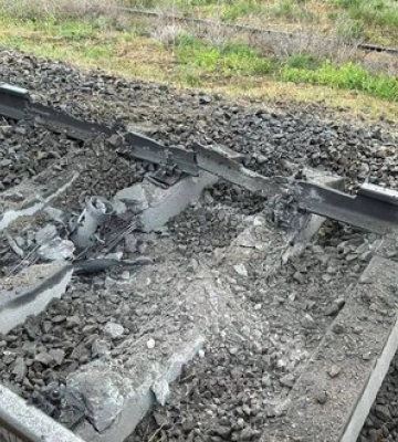 Росіяни атакували дроном вантажний потяг на Дніпропетровщині, поранені двоє залізничників