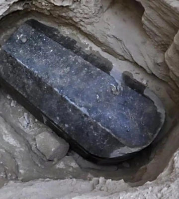 В Египте открыли огромный 27-тонный герметично закрытый саркофаг: что в нем нашли