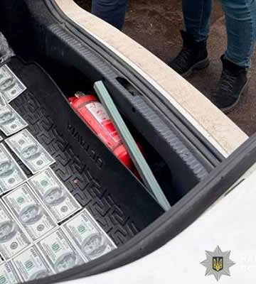 На Полтавщині викрили працівницю ТЦК та СП в отриманні неправомірної вигоди за здійснення впливу