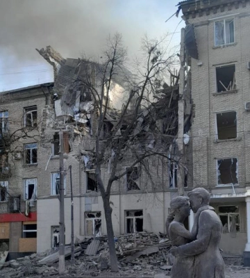 Удар по центру Дружковки: под завалами могут быть люди