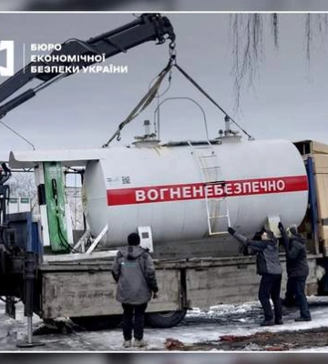 Полтавські детективи взялися за харківські АЗС: дві заправки як корова  язиком злизала