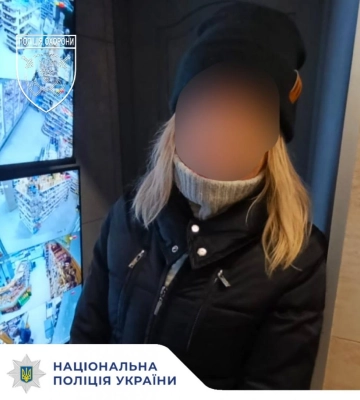 Дуже хотіла випити: у Рівному жінка вкрала у магазині алкоголь та енергетики