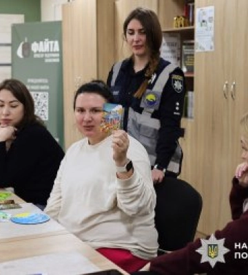 Малювання та психоемоційна підтримка службових собак: у Миколаєві психологи та кінологи поліції організували арт-терапевтичний&amp;hellip;