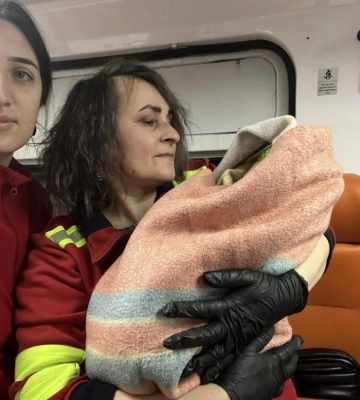 Хлопчика вагою понад три кілограми народила жінка у автомобілі "екстренки" на Рівненщині