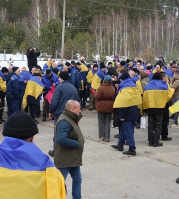 В Україну з російського полону повернули 300 військових та двох цивільних