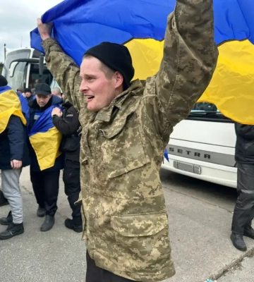 Україна повернула з російського полону ще 300 військових. ФОТО