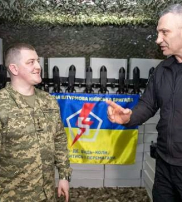 Бойцы 5 отдельной штурмовой бригады получили 1300 дронов от громады Киева, – Кличко